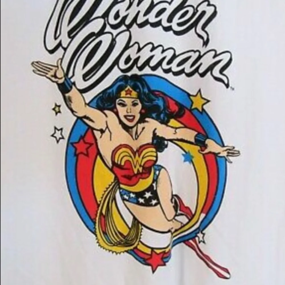 Wonder Woman tee - Picture 3 of 4